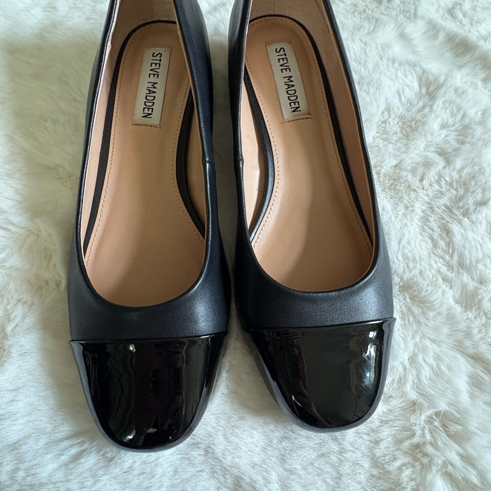 Steve Madden Black Patent Flats